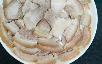 Mẹo luộc thịt muốn mọng nước, da giòn ngon ngọt cho mâm cơm gia đình