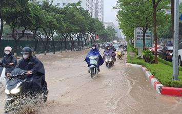 Nguyên nhân nào khiến Hà Nội và miền Bắc mưa lớn?
