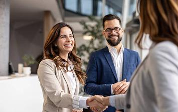 Đi qua nửa đời người mới hiểu: Không cần giàu có hay quyền lực, sở hữu 2 điều này đã là người thành công