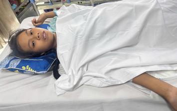 MS 1104: 17 tuổi chưa một ngày đến trường, nữ sinh thiểu năng trí tuệ lại đối mặt ca phẫu thuật hơn 100 triệu đồng