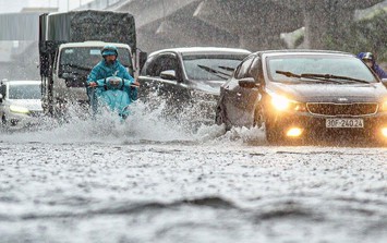 Đây là nguyên nhân khiến Hà Nội và miền Bắc liên tục mưa lớn