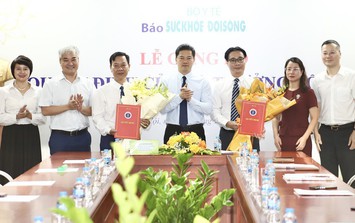 Thứ trưởng Thường trực Bộ Y tế trao quyết định bổ nhiệm lại 2 Phó Tổng Biên tập Báo Sức khỏe và Đời sống