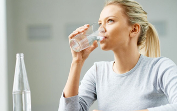 Mách bạn thời điểm "vàng" để uống nước, cách nhận biết cơ thể đủ nước