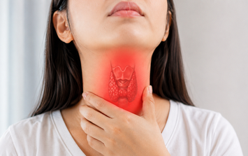 Có người thân mắc ung thư, người phụ nữ 28 tuổi bất ngờ phát hiện ung thư tuyến giáp