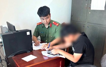 Thiếu niên 13 tuổi sử dụng tài khoản Tiktok chia sẻ clip khiêu dâm lên mạng
