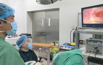 Mất ngủ, tiểu đêm, người đàn ông đi khám phát hiện tuyến tiền liệt nặng 258 gam
