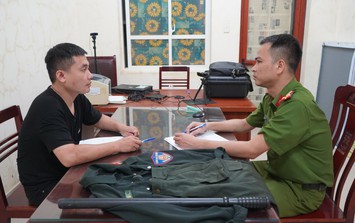 Giả danh Cảnh sát cơ động chặn xe, người dân tránh né rồi tử vong