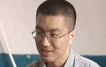 Thần đồng sinh năm 1991 mất 3 năm hoàn thành tiểu học, 14 tuổi thi đỗ đại học danh tiếng, 18 tuổi bị buộc thôi học hiện ra sao?
