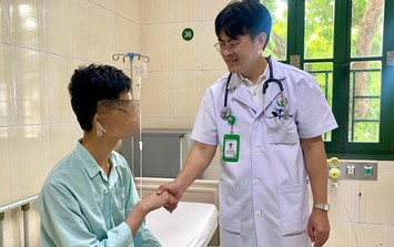 Người mẹ Việt kiều đưa con trai từ Đức về Việt Nam sửa dị tật lồng ngực