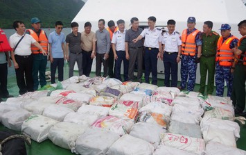 Đột kích tàu cá chở hơn 1,1 tấn ma túy, bóc gỡ đường dây vận chuyển chất cấm xuyên quốc gia