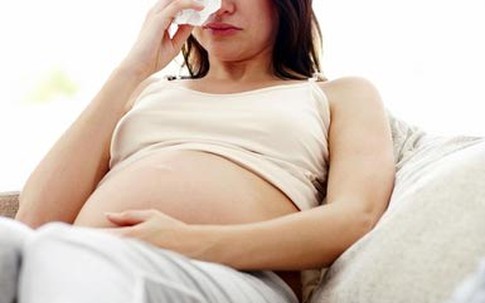 Vì sự nghiệp, chồng đòi ly hôn và bắt tôi bỏ con