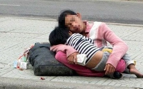 Đánh gãy chân cháu bé để ăn xin được nhiều tiền hơn