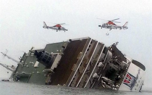 Quá suy sụp, nữ sinh sống sót trên phà Sewol tìm cách tự tử