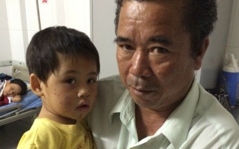 Chân dung kẻ nhét băng vệ sinh, đổ rượu vào mồm bé gái 2 tuổi