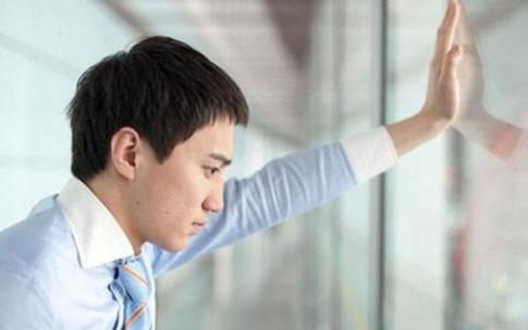 Thu nhập hơn ngàn đô, vẫn bị vợ vẫn chê…hèn