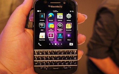 BlackBerry Q10 "đổ bộ" với giá rẻ bất ngờ