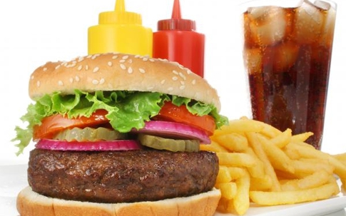 Thực phẩm không nên dùng làm bữa trưa