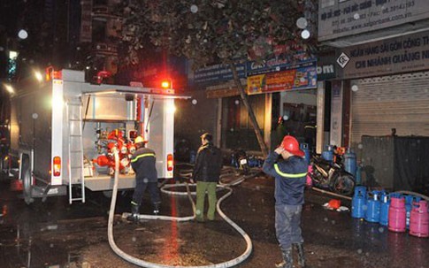 Nổ lớn tại cửa hàng gas giữa trung tâm TP Hạ Long