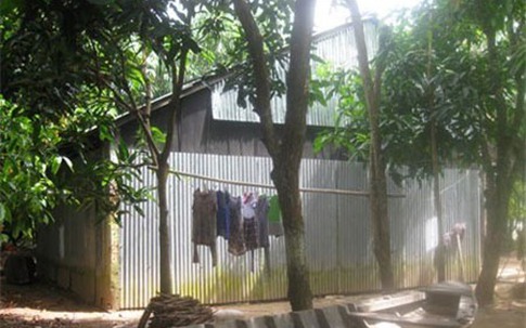 Vợ mới cưới ly hôn, chàng rể ngoại đi kiện đòi lại "quà"