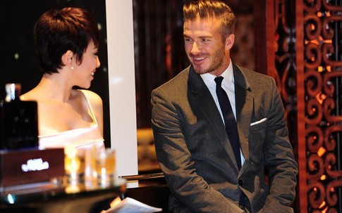 1 tháng sau chuyến thăm Việt Nam, Beckham vẫn "nhớ" Tóc Tiên