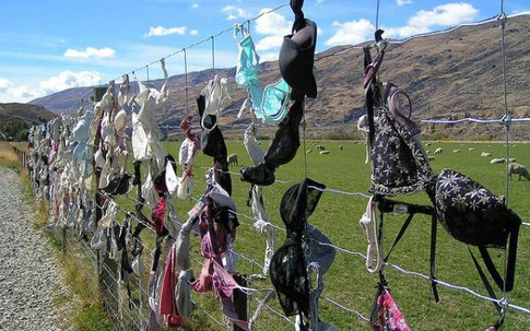 Cận cảnh những nơi áo lót thành điểm du lịch nổi tiếng