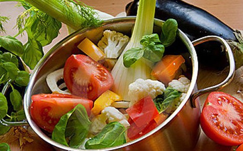 Những thói quen cần tránh khi nấu ăn