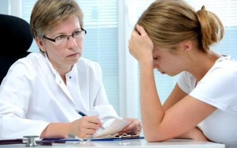 Huyết trắng có mùi hôi: Có thể gây vô sinh