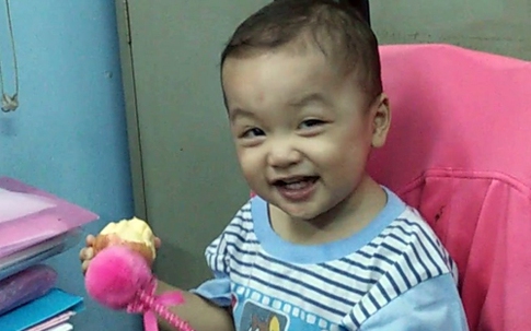 Người mẹ bỏ rơi bé trai trên taxi làm giấy tờ nhận con