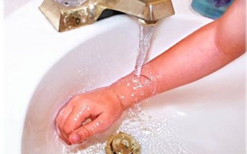 Cách đơn giản giúp bé ứng phó với vết bỏng