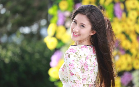 Ngắm thí sinh Hoa khôi Áo dài tạo dáng ngoài trời