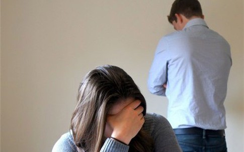 Đứa con trong bụng vợ, của tôi hay gã nào?