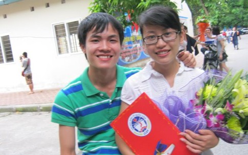 Đẫm nước mắt chuyện chàng trai xin mở nắp quan tài trao nhẫn cưới