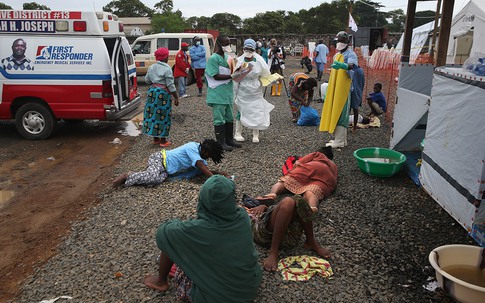 Hơn 5.000 người đã chết vì Ebola!