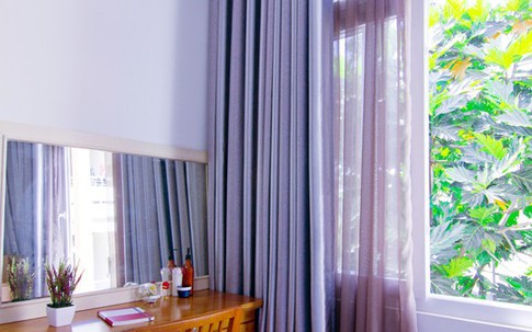 Ngôi nhà chắn nắng Tây trên khu đất xéo