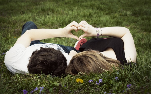 10 cách cải thiện mối quan hệ của vợ chồng bạn ngay lập tức