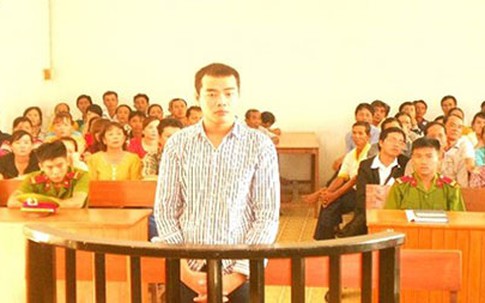 Mất mạng vì tè lên mộ người chết