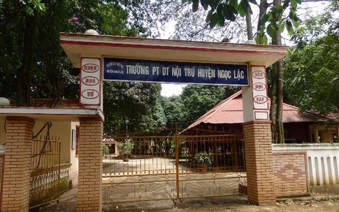 Ăn chặn tiền, hiệu trưởng bị mất chức