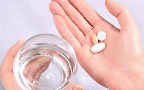 Những nguy hại của thói quen tự kê đơn uống thuốc