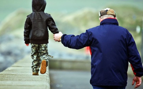 Bài học làm người xúc động bố dạy con trai