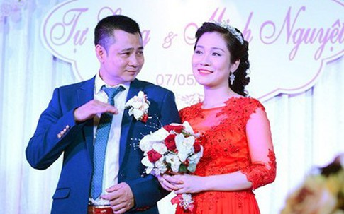Tự Long xúc động khi lên chức bố lần 2