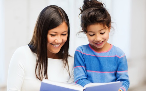 Mẹ Tây dạy con tư duy phản biện từ truyện cổ tích