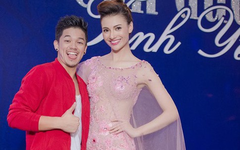 Hồng Quế váy dài xuyên thấu khiến quán quân Vietnam Idol Trọng Hiếu phải nhón chân khi đứng cạnh