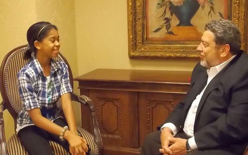 Bé gái 11 tuổi phỏng vấn 14 nguyên thủ quốc gia