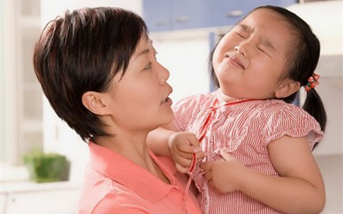 5 thói xấu điển hình của trẻ mẹ phải "uốn ngay kẻo muộn"