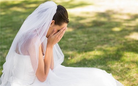 Đám cưới tan hoang vì người cũ diễn "trò"