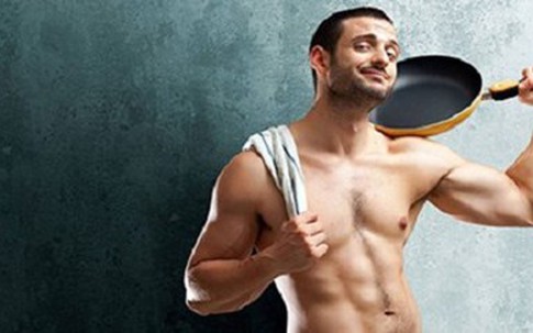 Lăn vào bếp để chứng tỏ "bản lĩnh đàn ông"