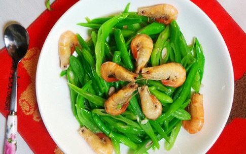 Dân dã đậu cô ve xào tôm đồng