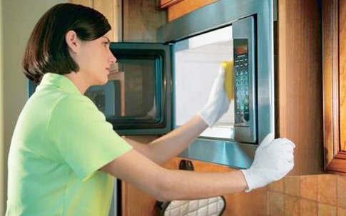 3 cách đơn giản làm sạch lò vi sóng