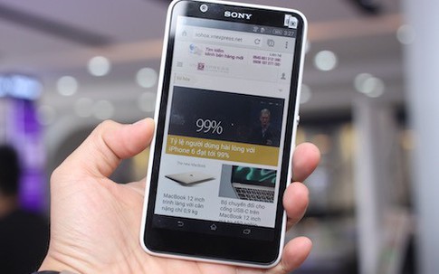 Smartphone viền màn hình mỏng của Sony giá 3,3 triệu đồng