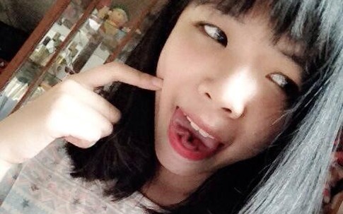 9X Hà thành nổi tiếng với biệt tài khoèo tay, làm hoa lưỡi